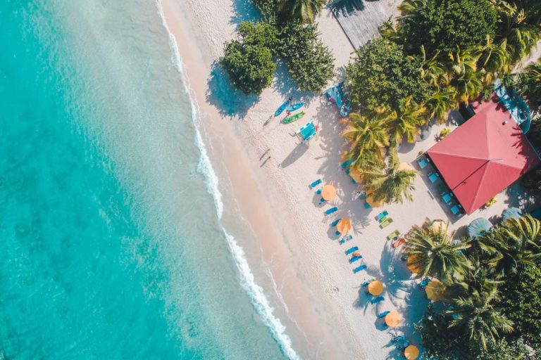 Los 19 mejores destinos de playas para nómadas digitales